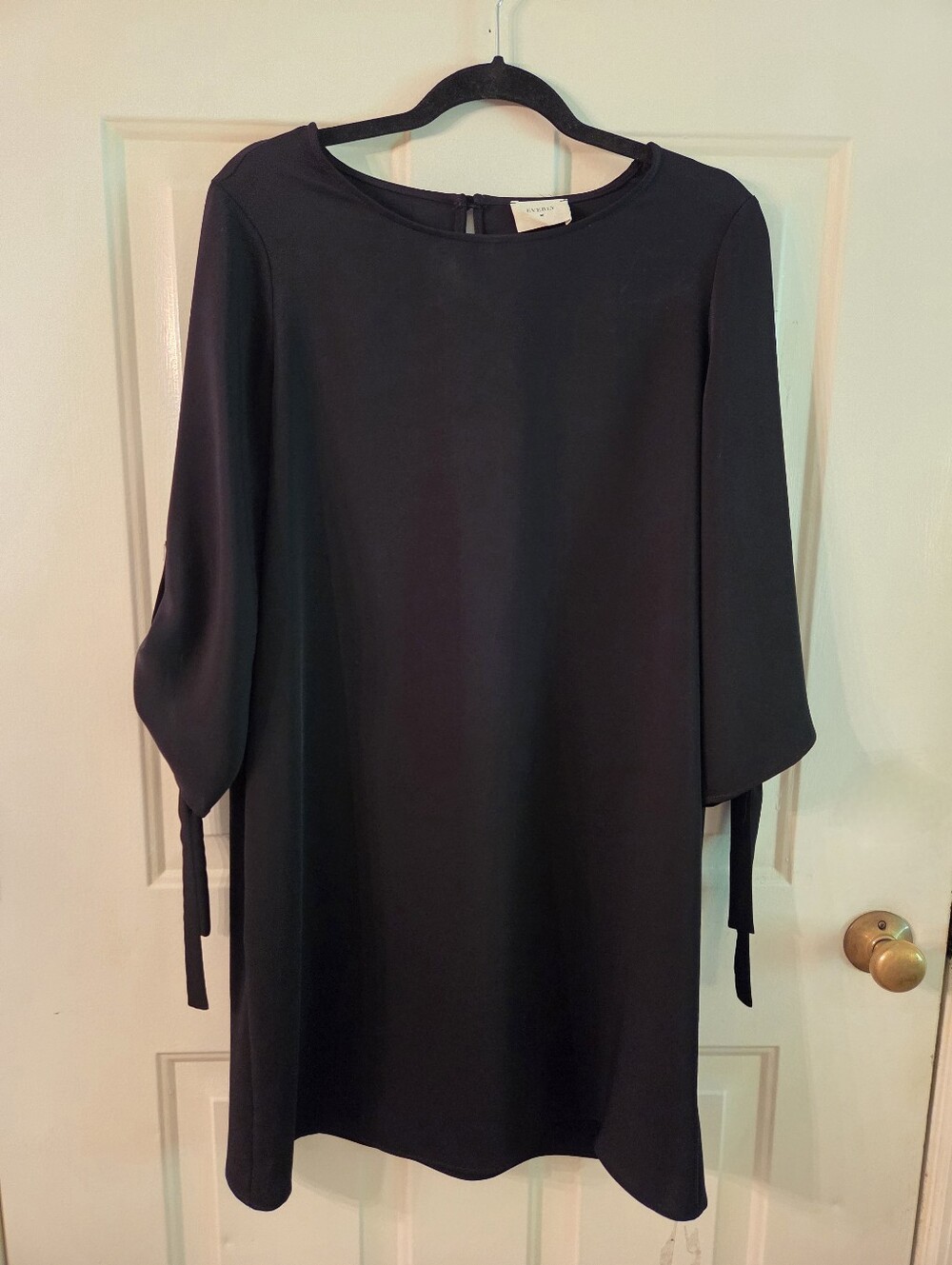 Everly Black Dress Tie Sleeves Size Large